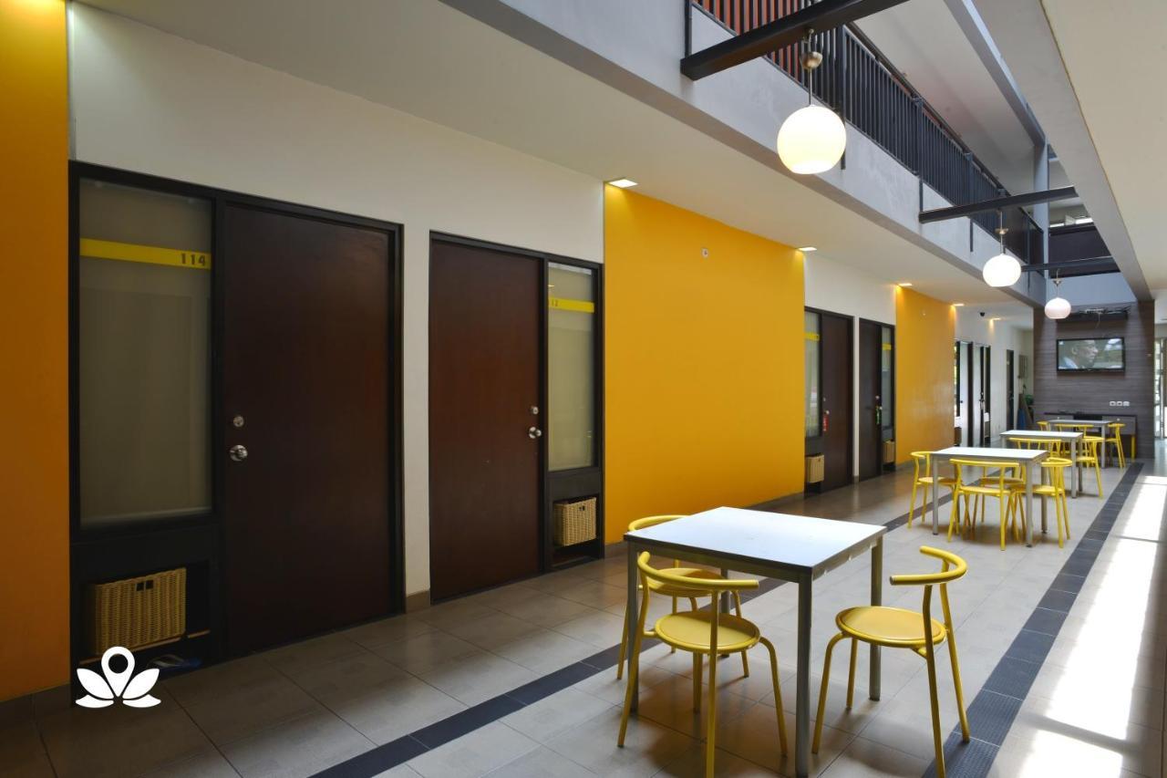 Zen Rooms Setiabudi Barat 雅加达 外观 照片